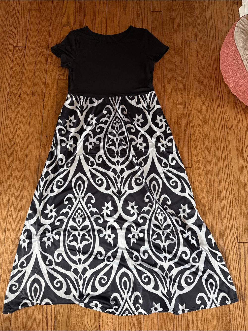 SHEIN Black and White Short-Sleeve Maxi Dress
